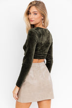 Load image into Gallery viewer, Long Sleeve Side Ruched Crop Top

