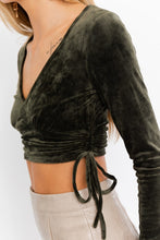 Load image into Gallery viewer, Long Sleeve Side Ruched Crop Top
