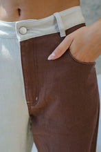 Load image into Gallery viewer, Coffee And Cream Two Tone Jeans
